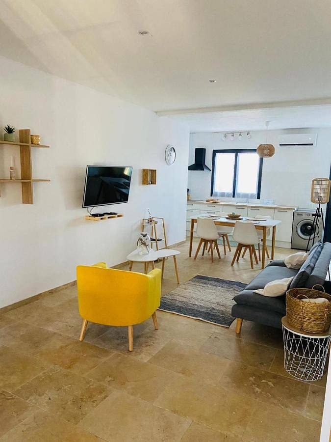 Gîte pour 5 personnes, avec Jacuzzi et Terrasse ainsi que Jardin et Vue à Marcillac-Saint-Quentin - 3