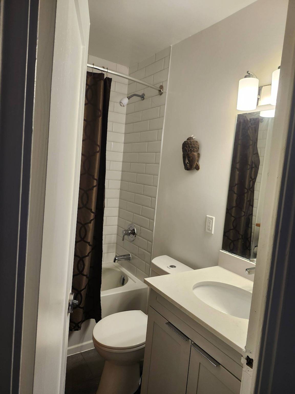 Apartamento entero, ¡El apartamento de 1 cama tiene capacidad para 4 a 20 minutos de todo! in North York, Toronto
