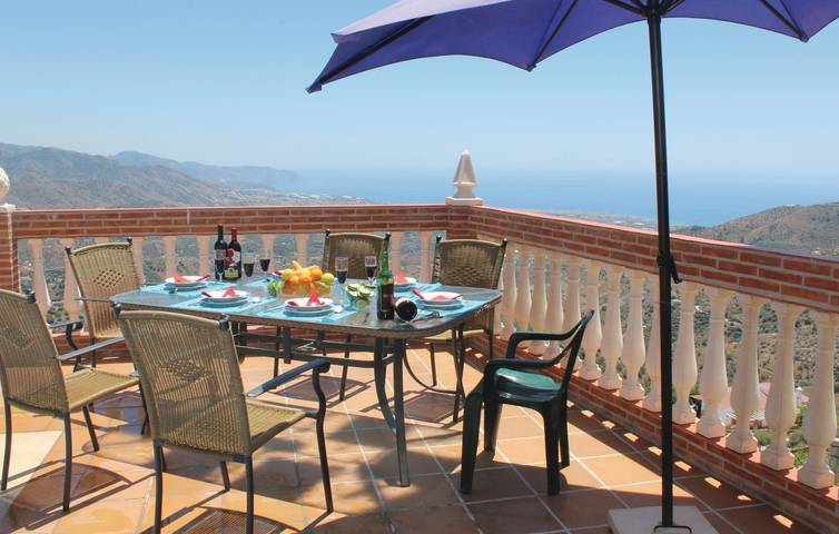 Ferienhaus für 8 Personen, mit Pool und Terrasse in Torrox - 2