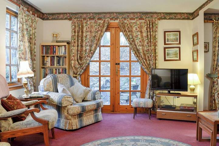 Log cabin for 4 people, with balcony/terrace in Banchory