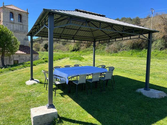 Casa rural para 10 personas, con Balcón y Terraza además de Jardín y Vistas en Valle de Santibáñez - 2