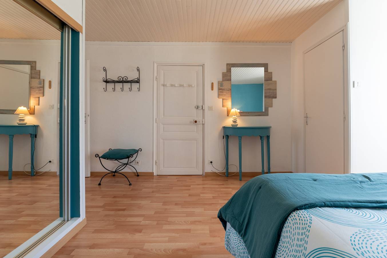 Ganze Wohnung, Ferienwohnung 'Valou' mit privater Terrasse, Gemeinschaftsgarten und Wi-Fi in Sainte-Anne-d'Auray, Côte des Mégalithes