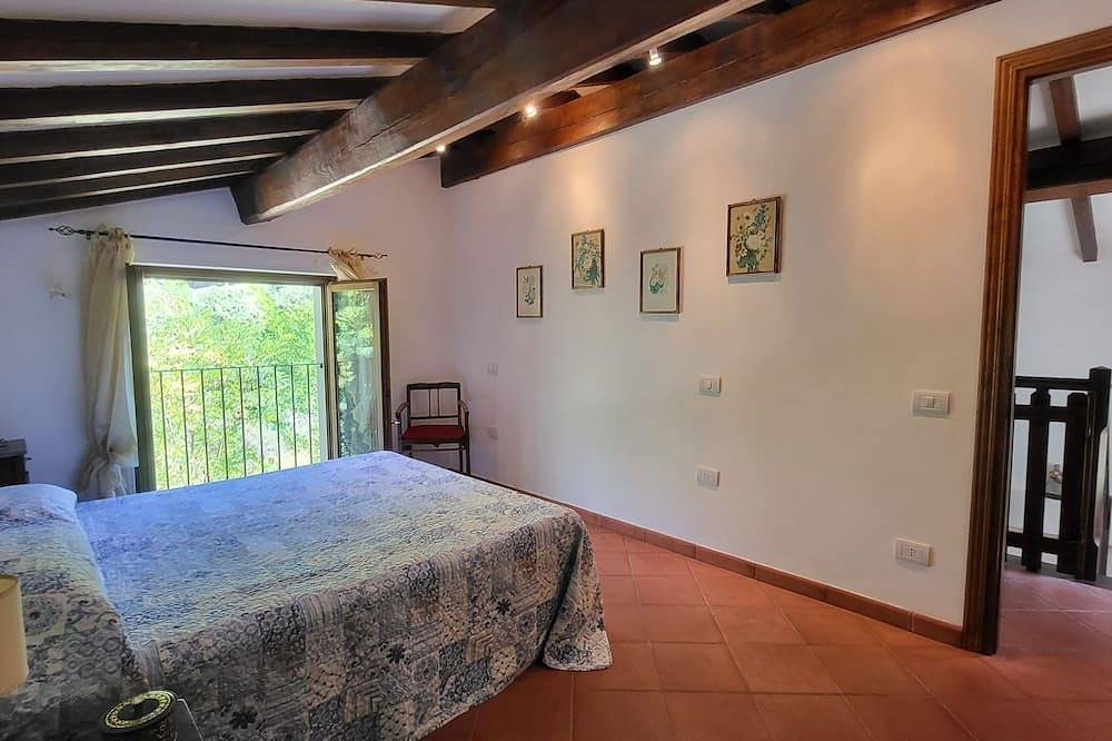 Romantische Riverside Property, kleiner privater Pool. Wifi. Zu Fuß zum Dorf. in Piazza al Serchio, Garfagnana