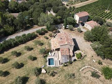 Gîte pour 5 personnes, avec terrasse et jardin à Le Thoronet