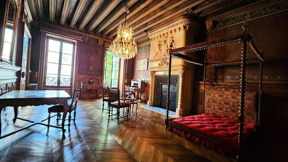 Château Louis Xi en Beaujolais in Beaujeu, Beaujolais