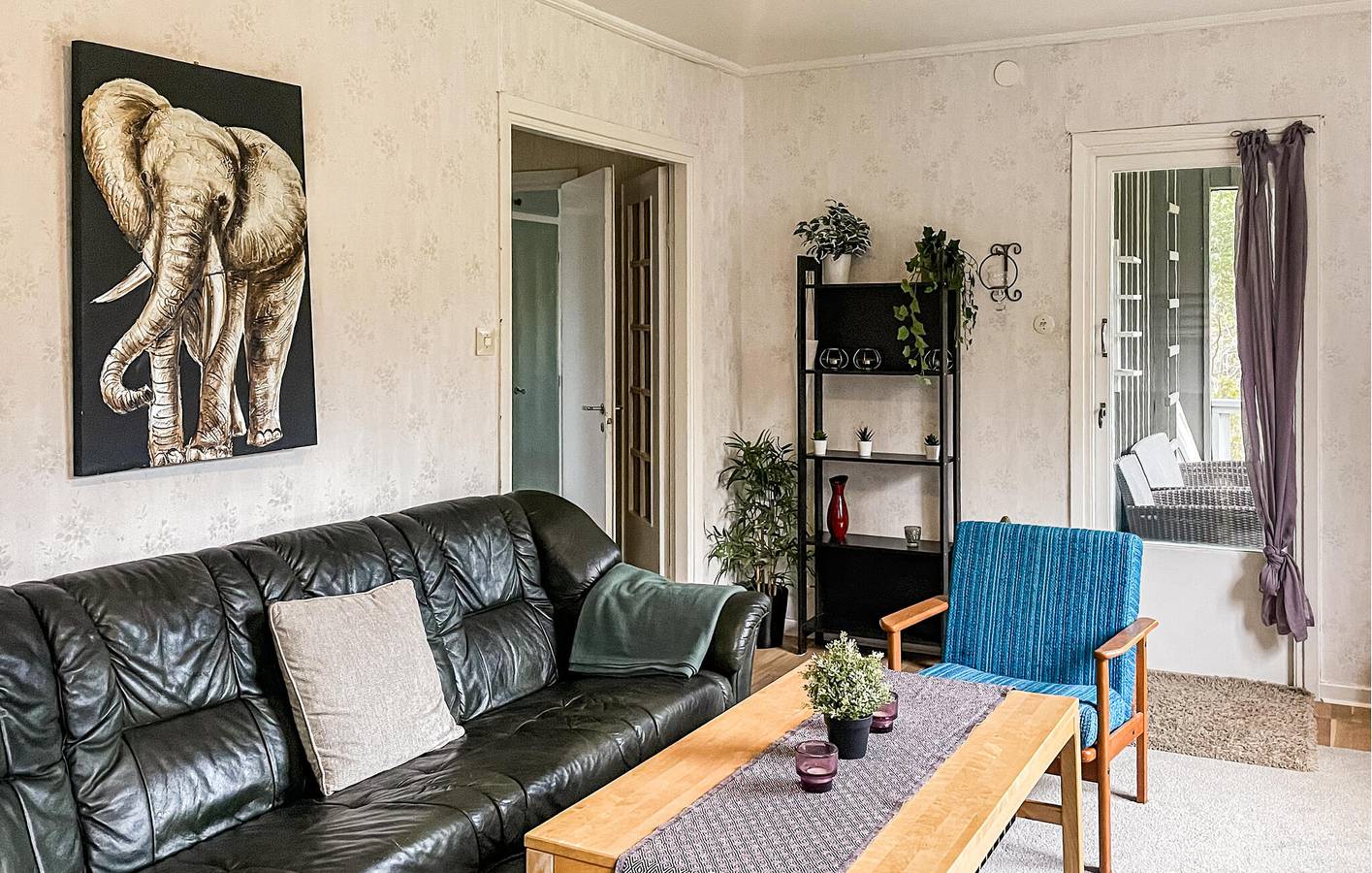 Hel semesterlägenhet, Lägenhet för 5 Personer med trädgård in Nybro