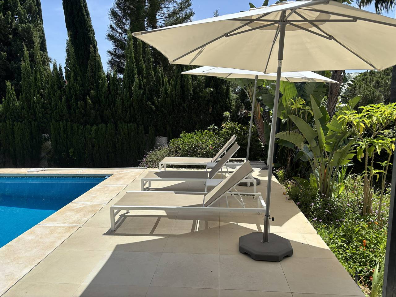 Spacious Family Villa with Pool & Sunny Garden in Marbella Oost, Marbella