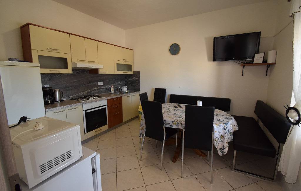 Ganze Wohnung, Apartman Ema by Villas Guide in Zubovići, Pag