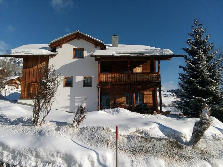 Ganze Ferienwohnung, Ferienhaus Casa Patricia, Brigels - 9 Zimmer Ferienhaus für max. 10 Pers. in Brigels, Alpenarena