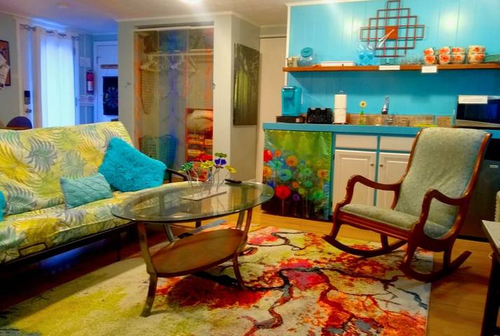 Vacation rental for 5 people, with balcony and yard in Lexington