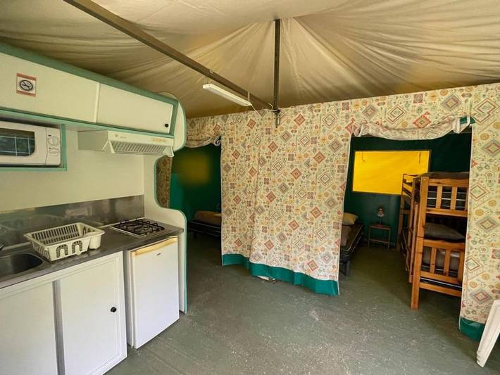 Location de vacances pour 5 personnes, avec piscine et terrasse à Camon - 3