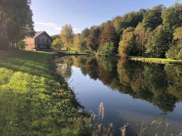 Gîte pour 10 personnes, avec vue ainsi que jardin et vue sur le lac à Fauvillers