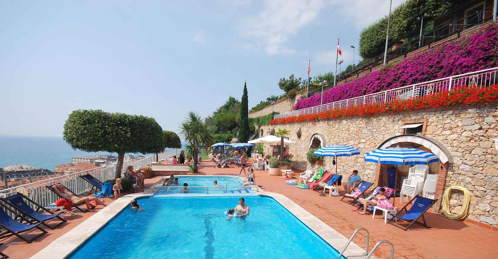 Ganze Ferienwohnung, Ferienwohnung mit Pool und Klimaanlage  in Pietra Ligure, Pietra Ligure Gemeinde