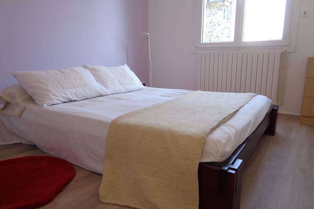 Bright, family-friendly house, close to beaches and shops in Saint-Quay-Portrieux, Côte de Goëlo