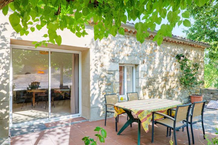 Gîte pour 3 personnes, avec Balcon ainsi que Jardin et Bassin pour enfant