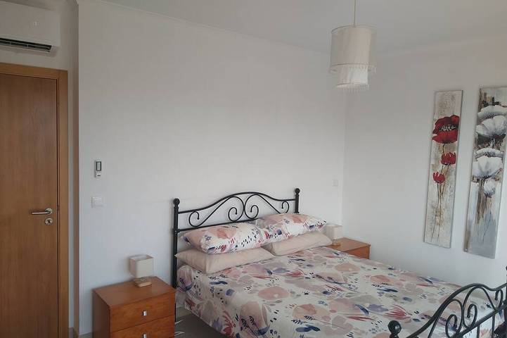 3 Bedroom villa with swimming pool in quiet village with countryside views in Évora de Alcobaça, Leiria District