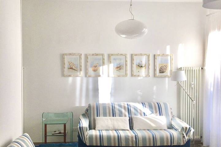 Ferienwohnung für 5 Personen, mit Whirlpool und Balkon in Alassio