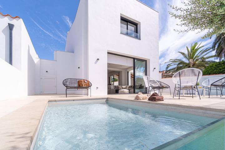 Villa voor 10 personen, met terras en uitzicht in Empuriabrava