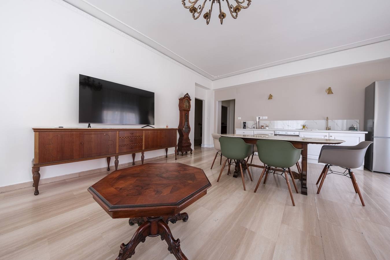Appartamento intero, Appartamento 'Casa Vacanze Piazza Europa' con Balcone, Wi-Fi e Aria Condizionata in Milazzo, Provincia di Messina