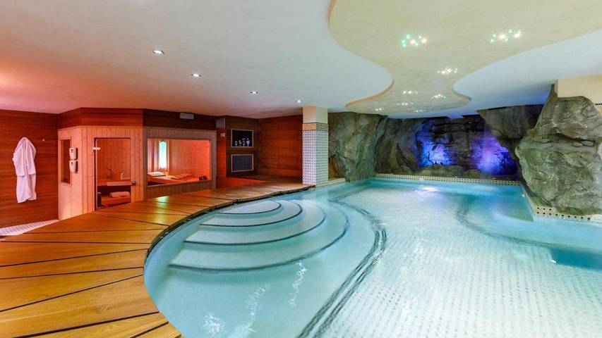 Villa con piscina per 8 persone, con Balcone e Idromassaggio nonché Terrazza e Giardino a Rimini