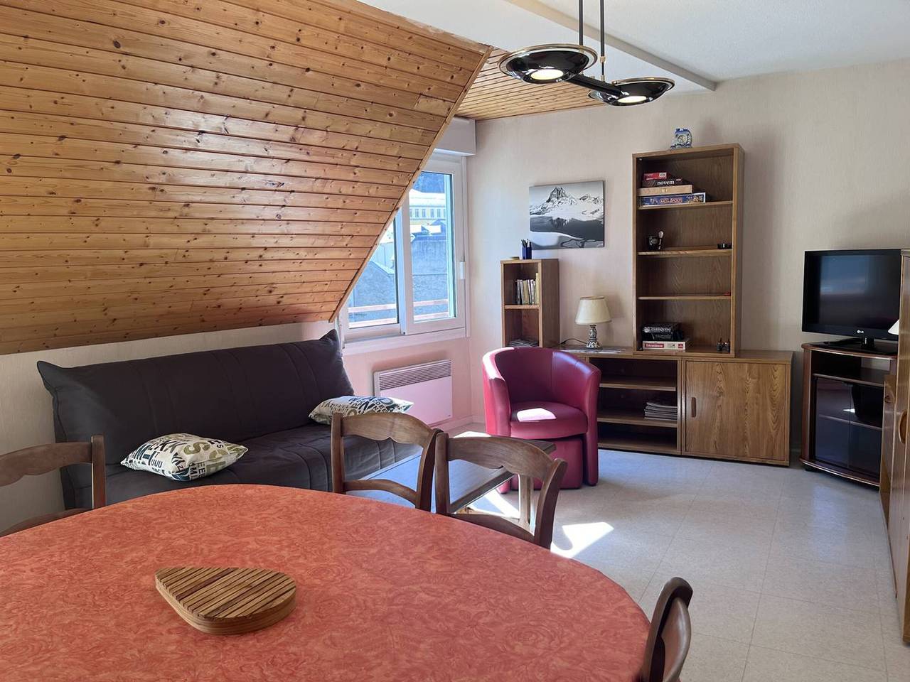 Apartamento entero, Confort familiar en Cauterets, 4 pers., tranquilo y bien ubicado in Cauterets, Parque nacional de los Pirineos