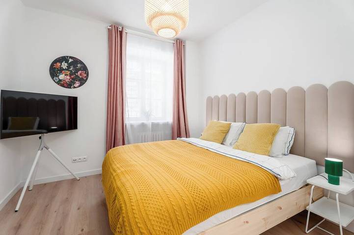 Entire apartment, Comfortable 2-bedroom apartment in historic center of Warsaw in Warsaw Śródmieście, Warsaw