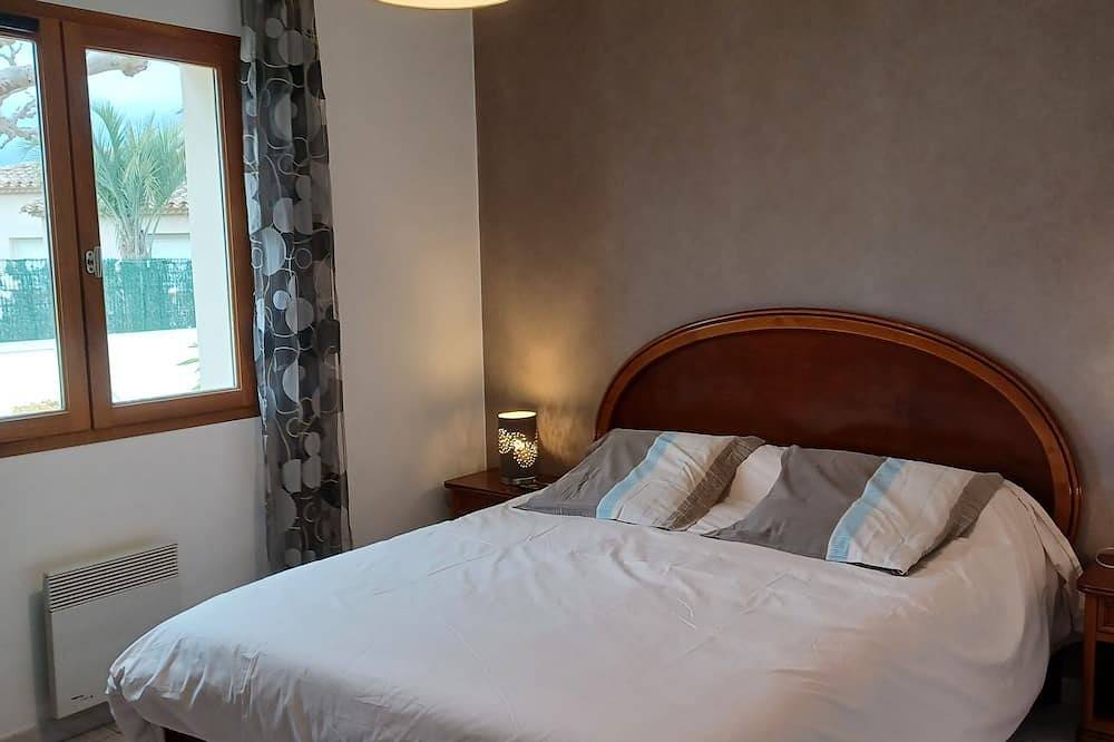 Family vacation villa: T5-4bedroom-Pool-Clim and Wifi in Claira, Côte d'Améthyste