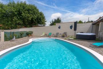 Location de vacances pour 6 personnes, avec jardin à Saint-Rémy-de-Provence