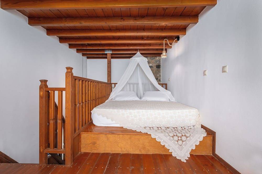 Pirgali Stone House!\na romantic  Greek House with all hotel amenities! in Kos Stadt, Kos
