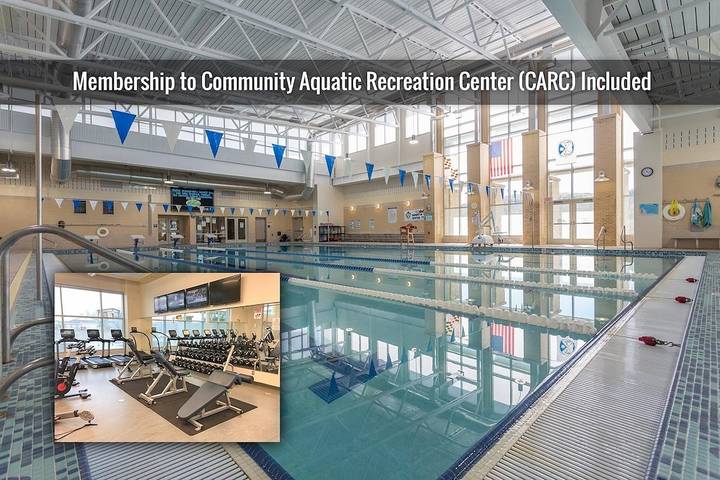 Vacation rental for 14 people, with hot tub and pool as well as balcony in McHenry