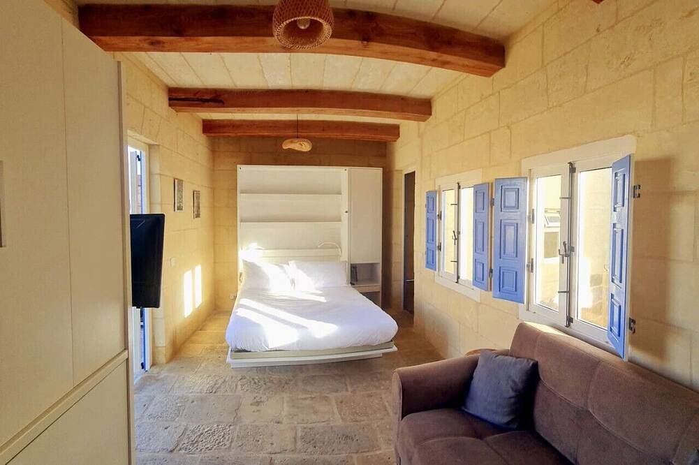 Apartamento inteiro, Elegant Studio in Heritage Home - Private Terrace in Victoria (Malta), Gozo (Malta)