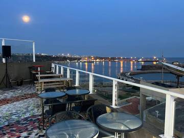 Cottage pour 2 personnes, avec terrasse dans Praia