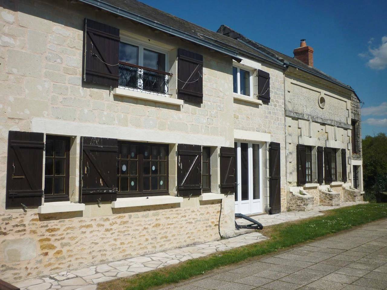 Gite Maison de campagne 86120-22 couchages in Saint-Léger-de-Montbrillais, Vallée de la Loire