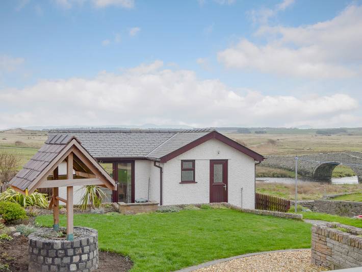 Cottage for 2 people, with garden, with pets on the Isle of Anglesey