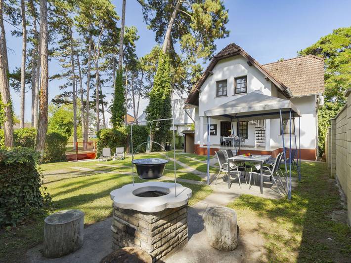 Ferienhaus für 8 Personen, mit Terrasse und Garten