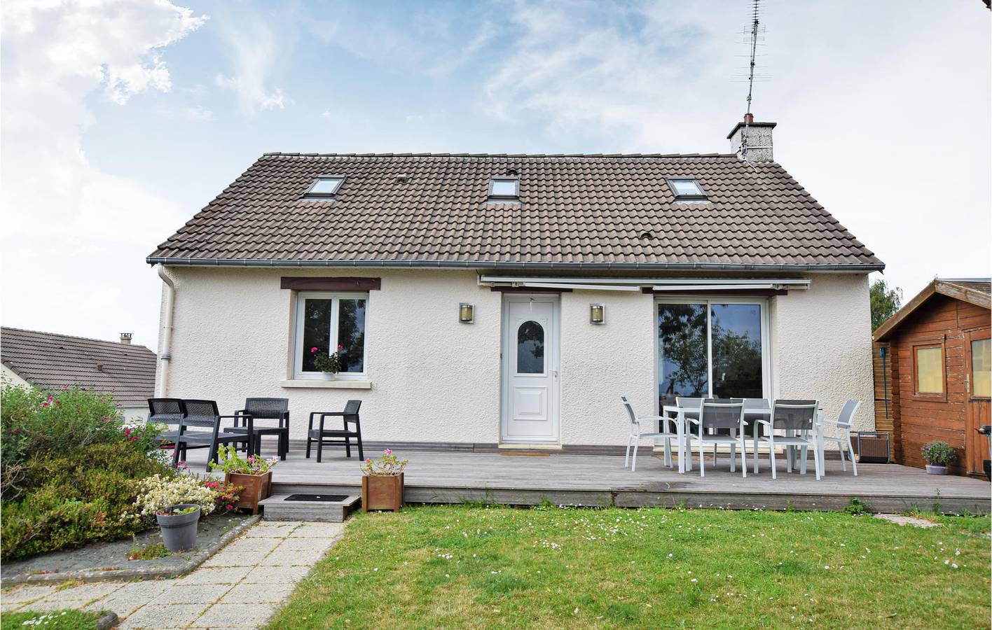 Cozy 2BR Apt near Avranches & La Sée in Marcey-les-Grèves, Baie du Mont-Saint-Michel