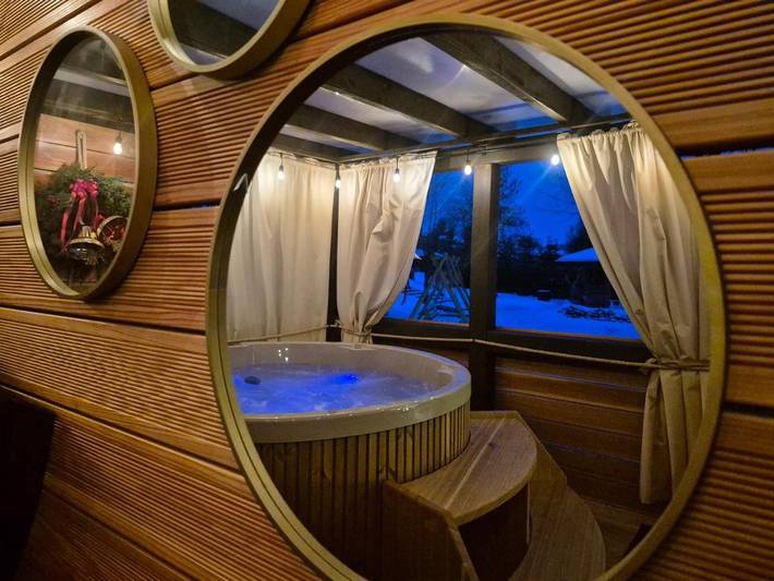 Apartament wakacyjny dla 5 osób, z ogród i jacuzzi, zwierzęta dozwolone w Szaflary