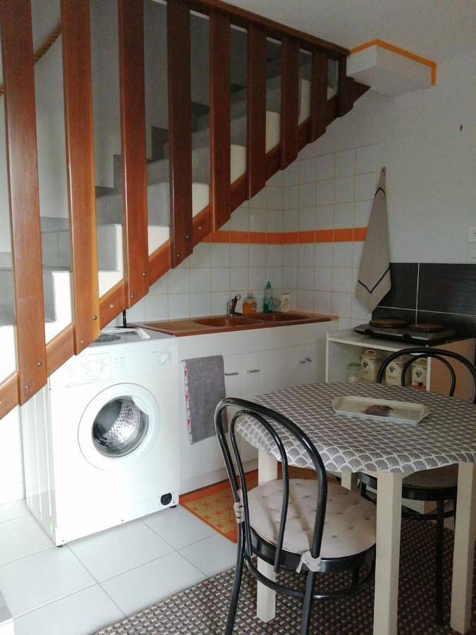 Appartement entier, One-Bedroom Apartment in Les Rosiers-sur-Loire, Vallée de la Loire