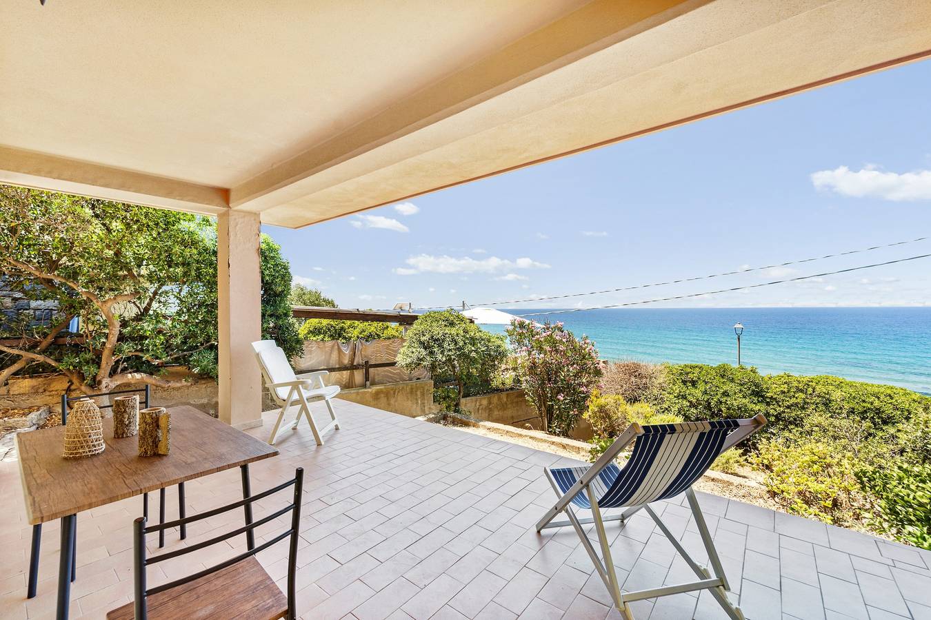 Casa vacacional 'Aventino Gutturu' con vistas al mar, terraza y jardín privados in Portu Maga, Campidano di Terralba
