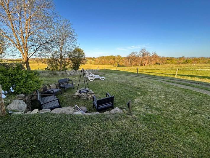 Location de vacances pour 4 personnes, avec piscine ainsi que vue et jardin, adapté aux familles à Mirandol-Bourgnounac - 2