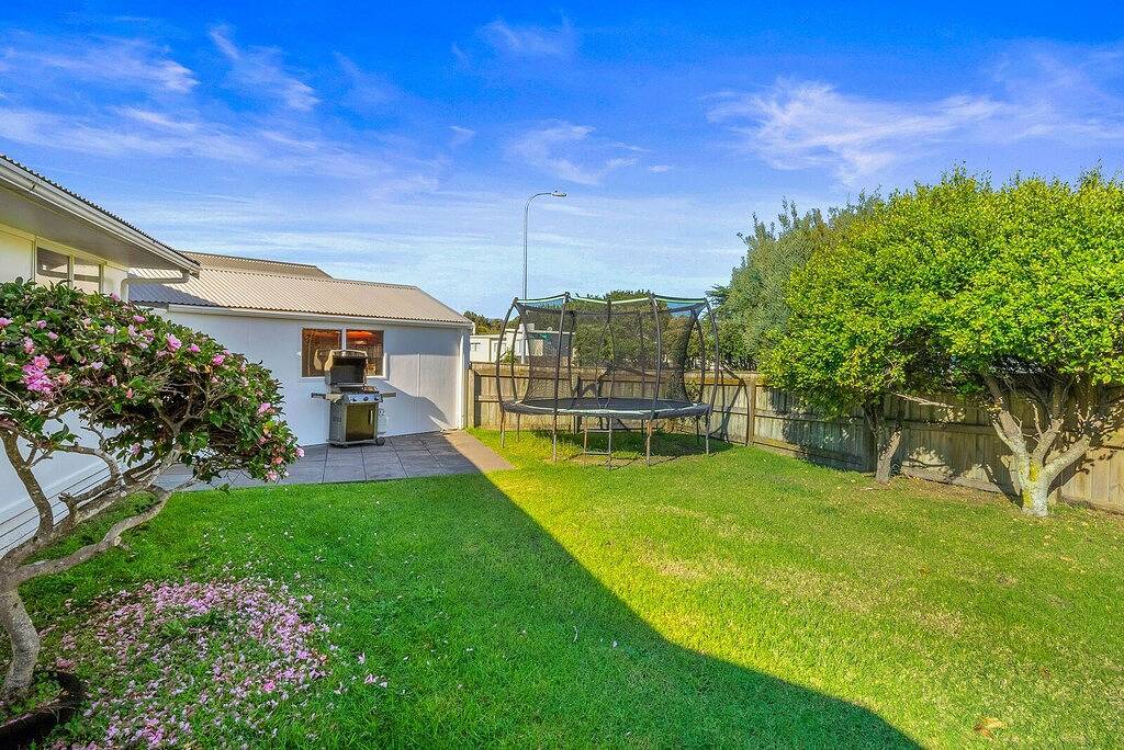 Babbacombe Bach - Otaki Beach Holiday Home in Kapiti Coast District