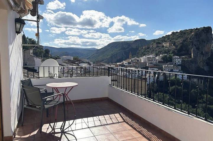 Casa rural para 3 personas, con terraza en Chulilla