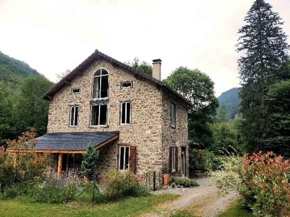 Gîte la Fargue de Cabre in Val-de-Sos, Parc naturel régional des Pyrénées ariégeoises