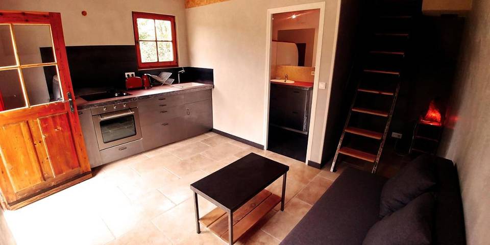 Gîte pour 4 personnes, avec balcon ainsi que jardin et piscine à Simiane-la-Rotonde - 3