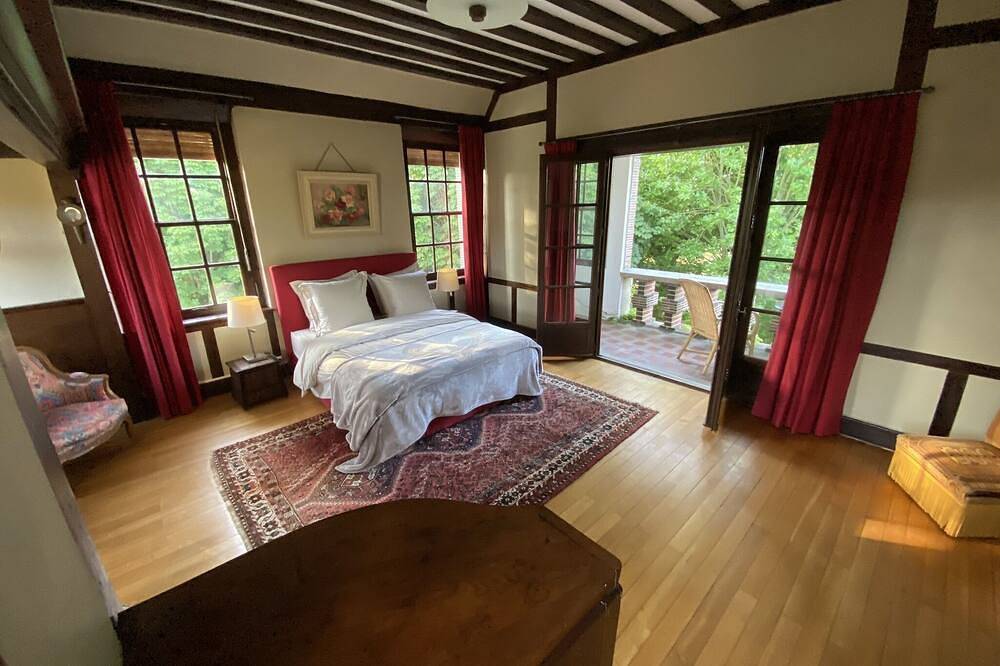 Chambre de Charme Avec vue Pour le Télétravail ou le Farniente ! in Villiers-Saint-Benoît, Auxerre und Umgebung