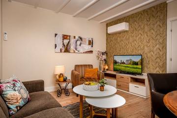 Gîte pour 2 personnes, avec jardin ainsi que sauna et jacuzzi dans Epen