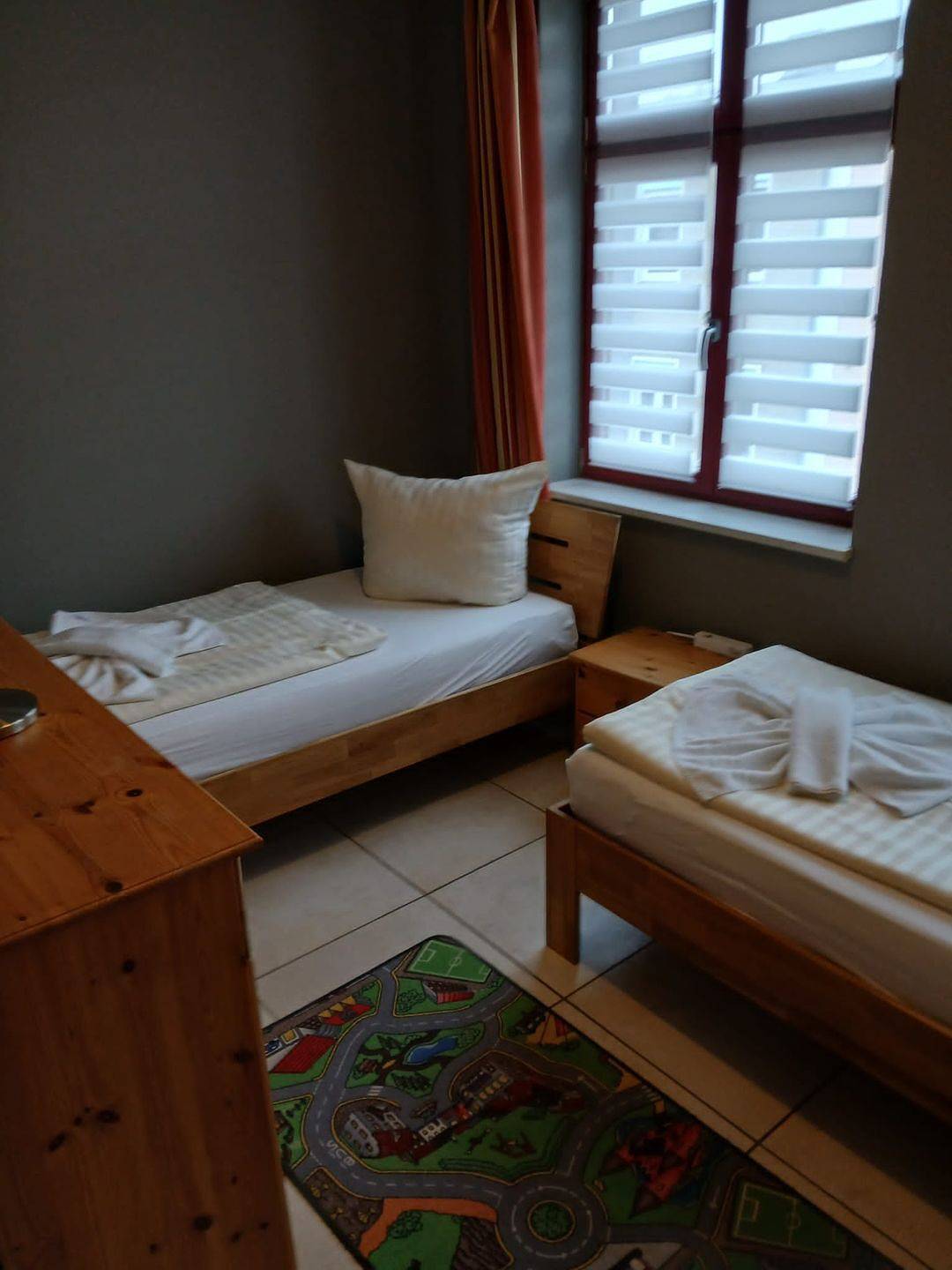 Ganze Wohnung, Komfortable Ferienwohnung „Ahoi“ mit Balkon nahe Malchower See und Garten in Malchow, Fleesensee