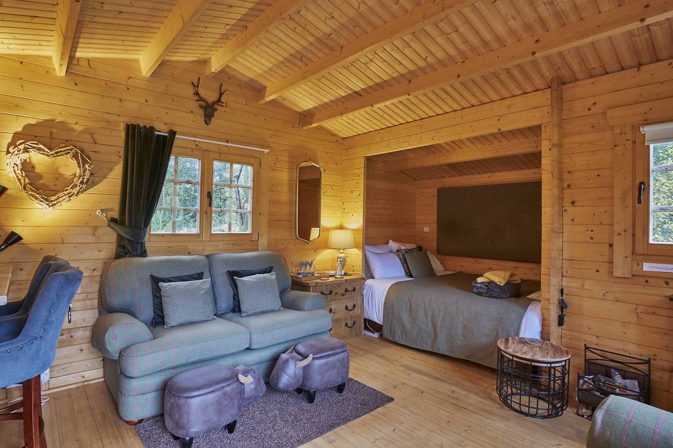 1-Bed Cabin, 2 adults, Wood Burning Hot Tub & Fire in South Lanarkshire