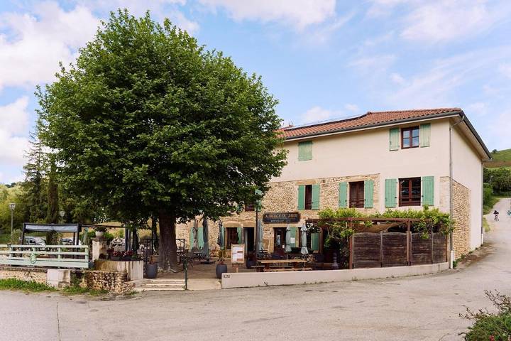 Hôtel pour 4 personnes, avec terrasse dans Dionay