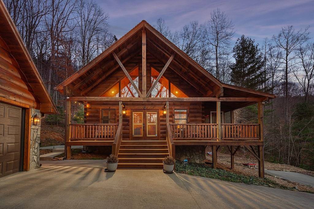 Family Friendly Cabin w/ Hot Tub, Fishing Pond & Game Room 45min to Asheville in McDowell County